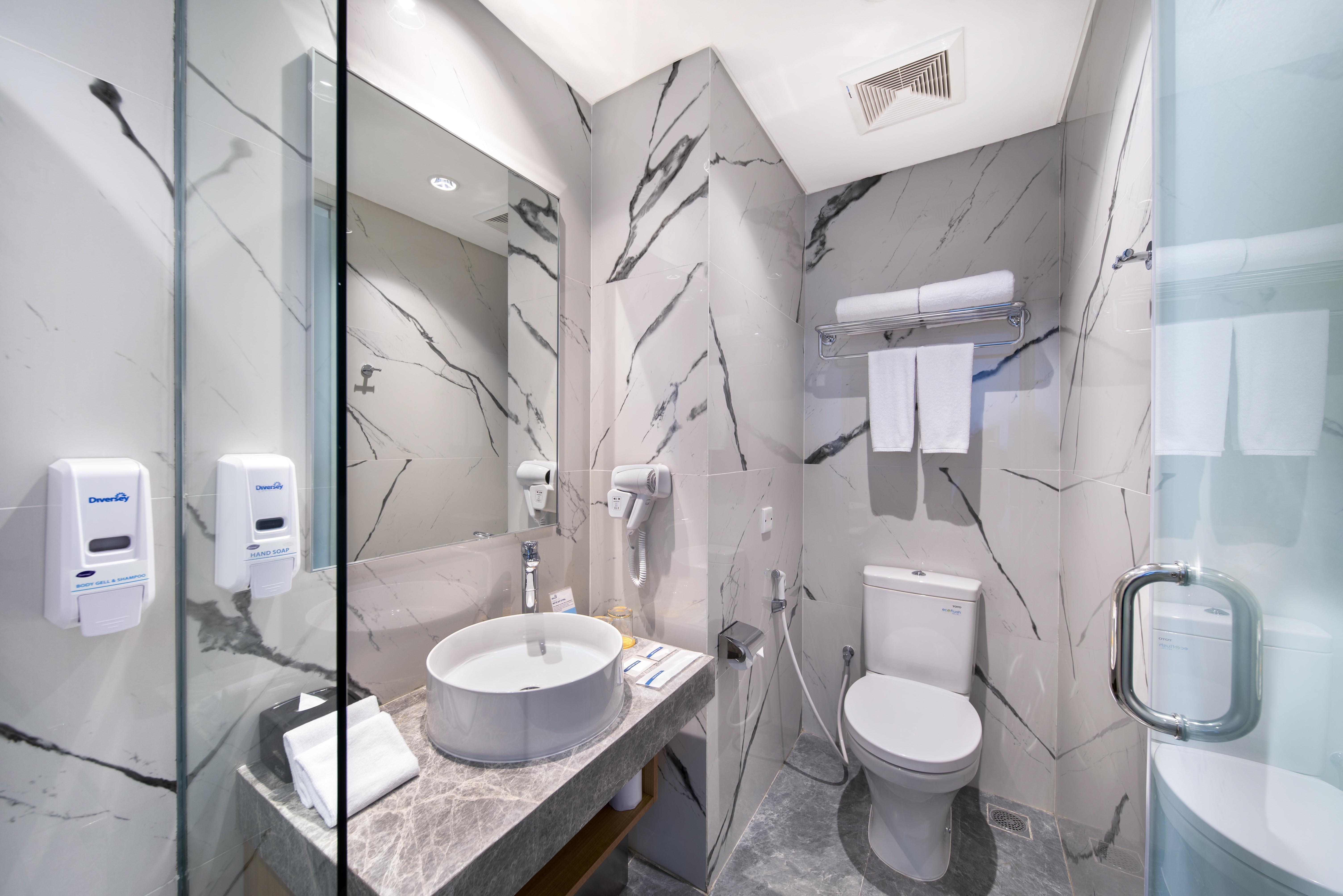 Holiday Inn Express Jakarta Matraman By Ihg מראה חיצוני תמונה