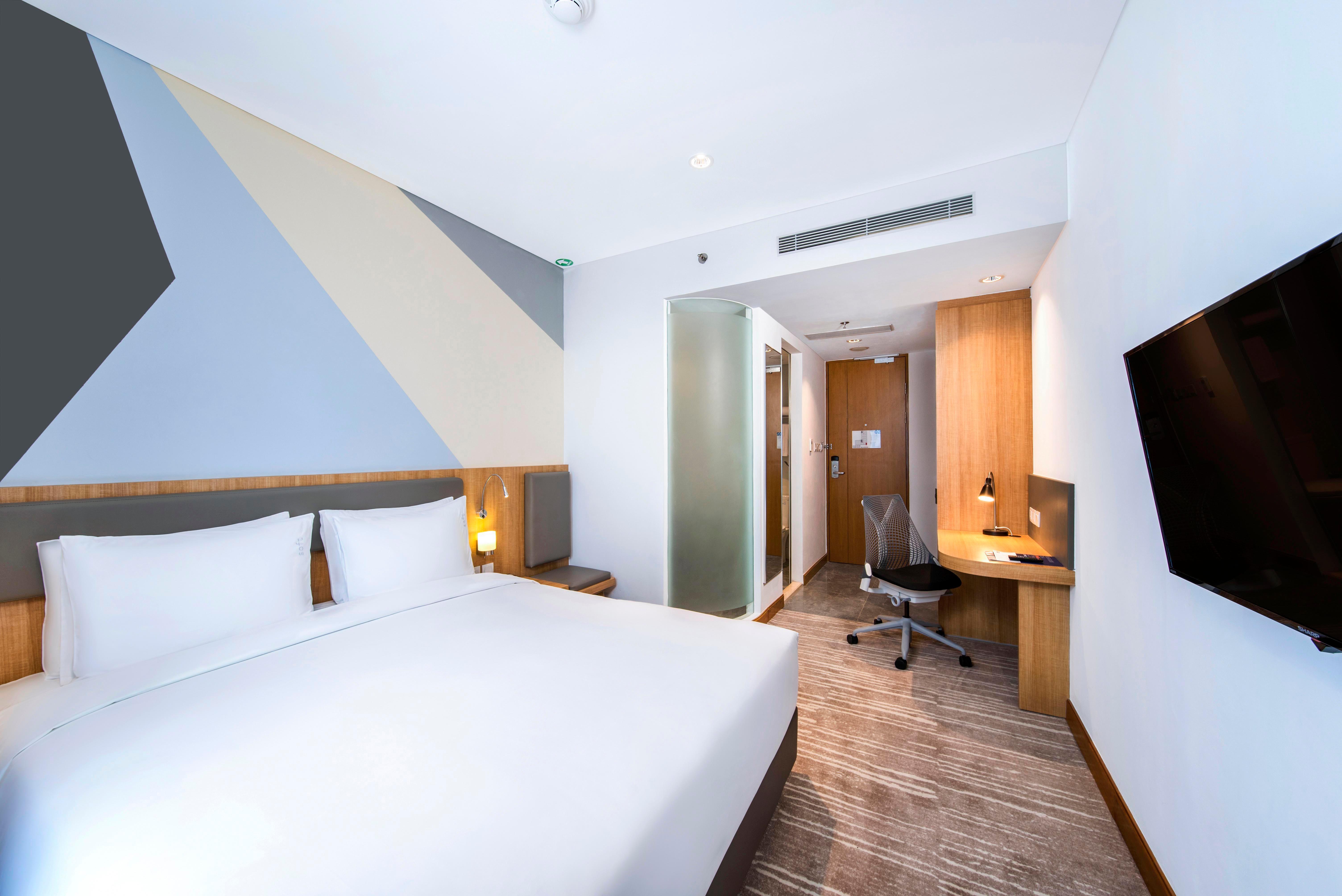 Holiday Inn Express Jakarta Matraman By Ihg מראה חיצוני תמונה