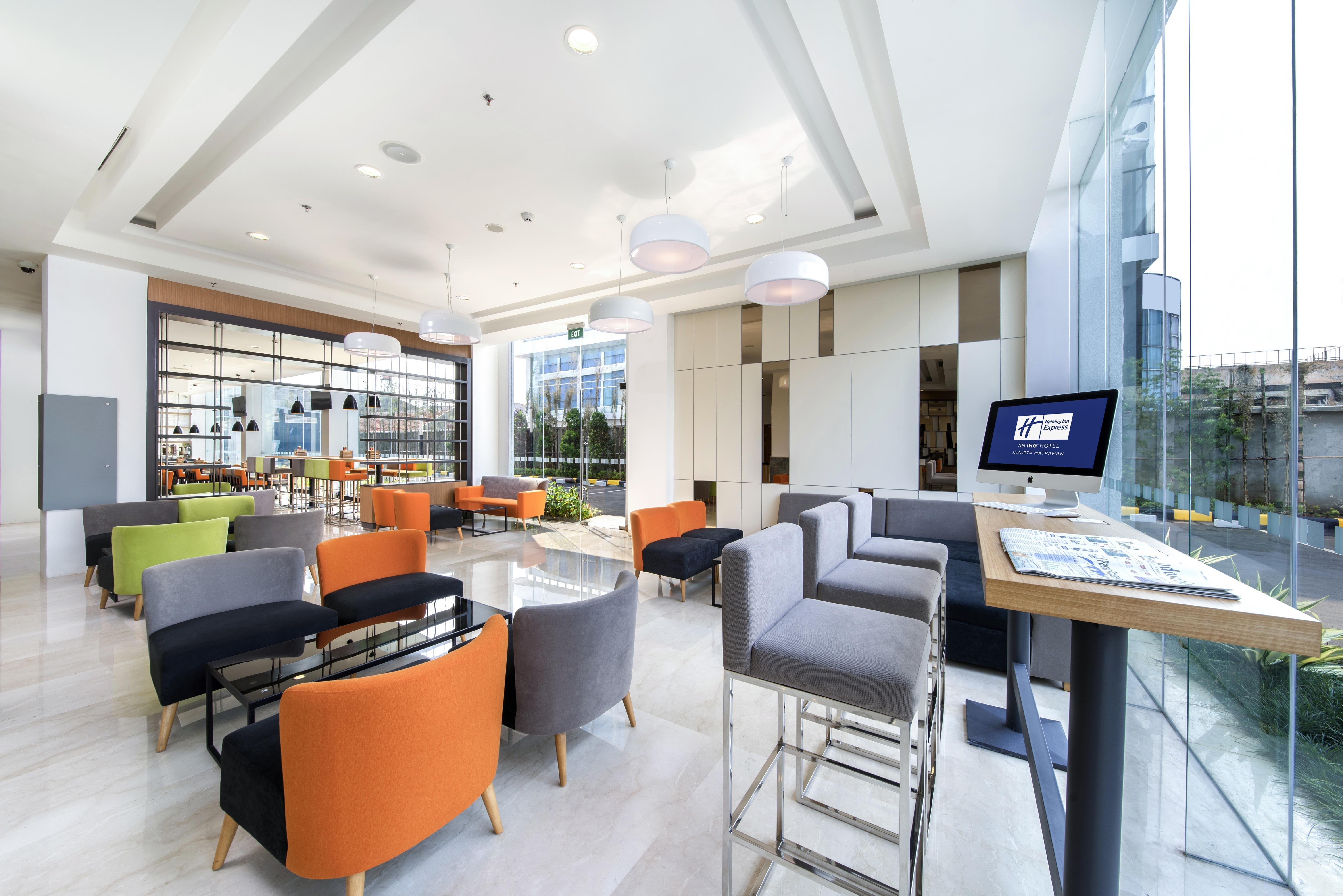 Holiday Inn Express Jakarta Matraman By Ihg מראה חיצוני תמונה