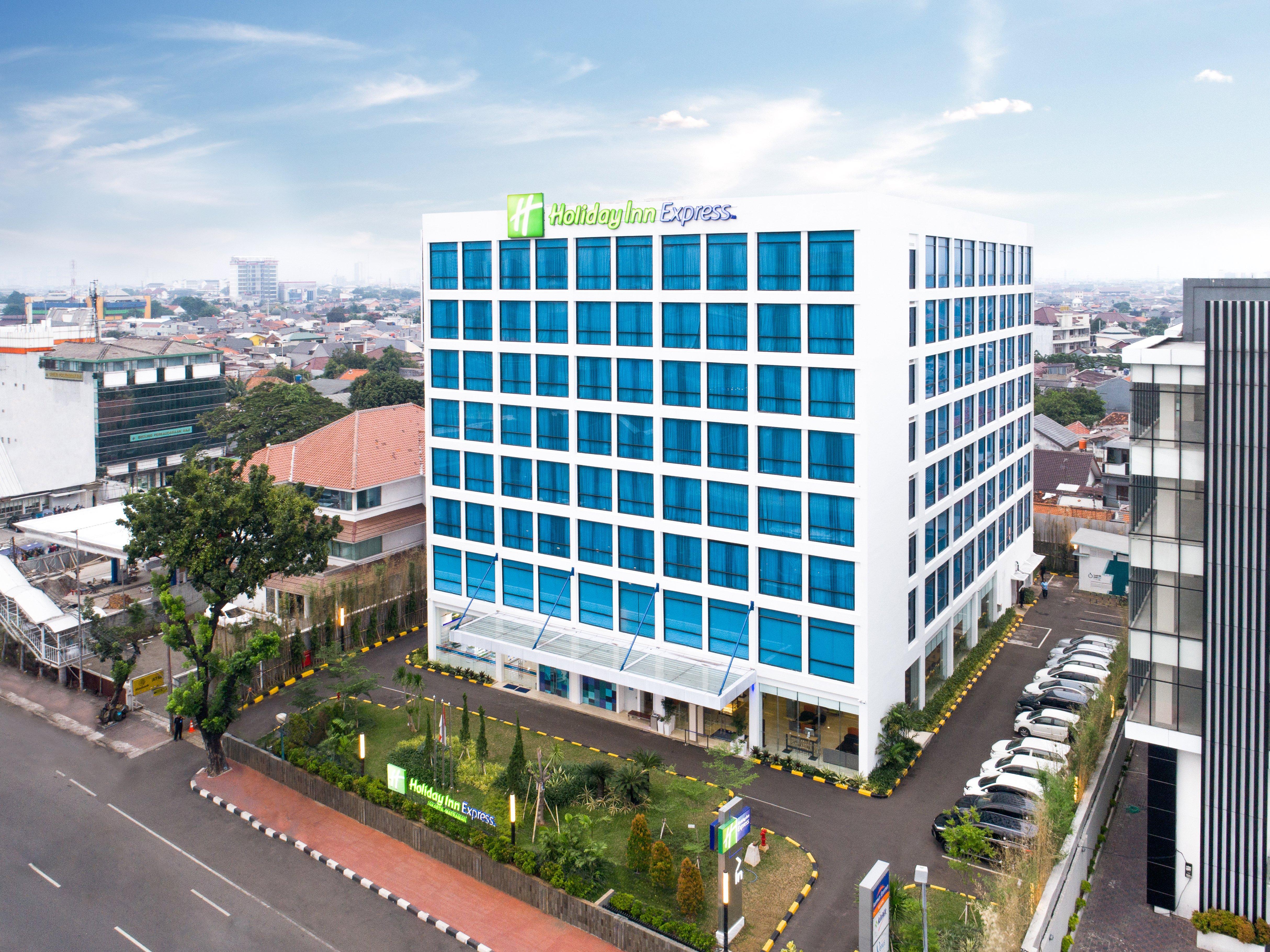 Holiday Inn Express Jakarta Matraman By Ihg מראה חיצוני תמונה