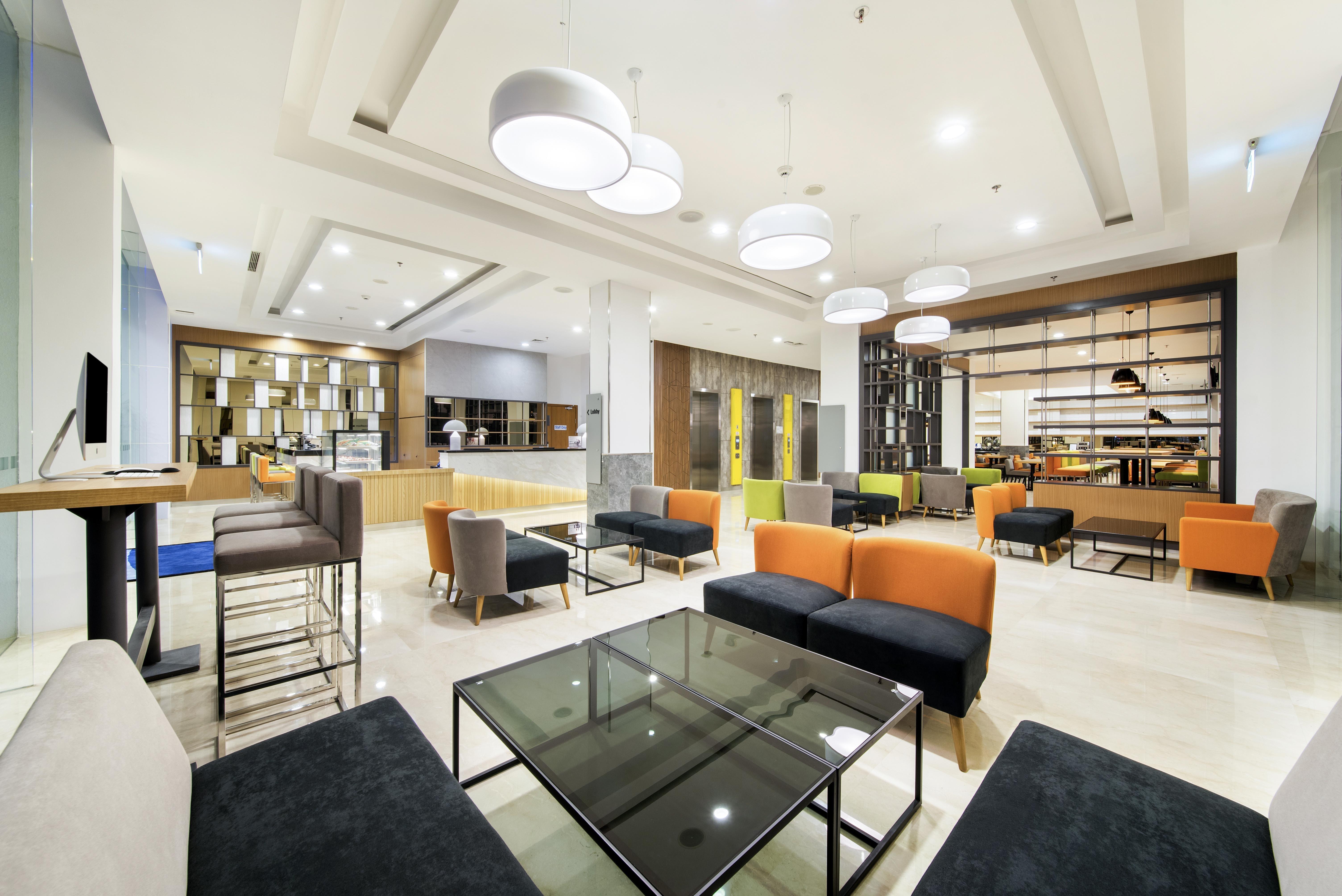 Holiday Inn Express Jakarta Matraman By Ihg מראה חיצוני תמונה