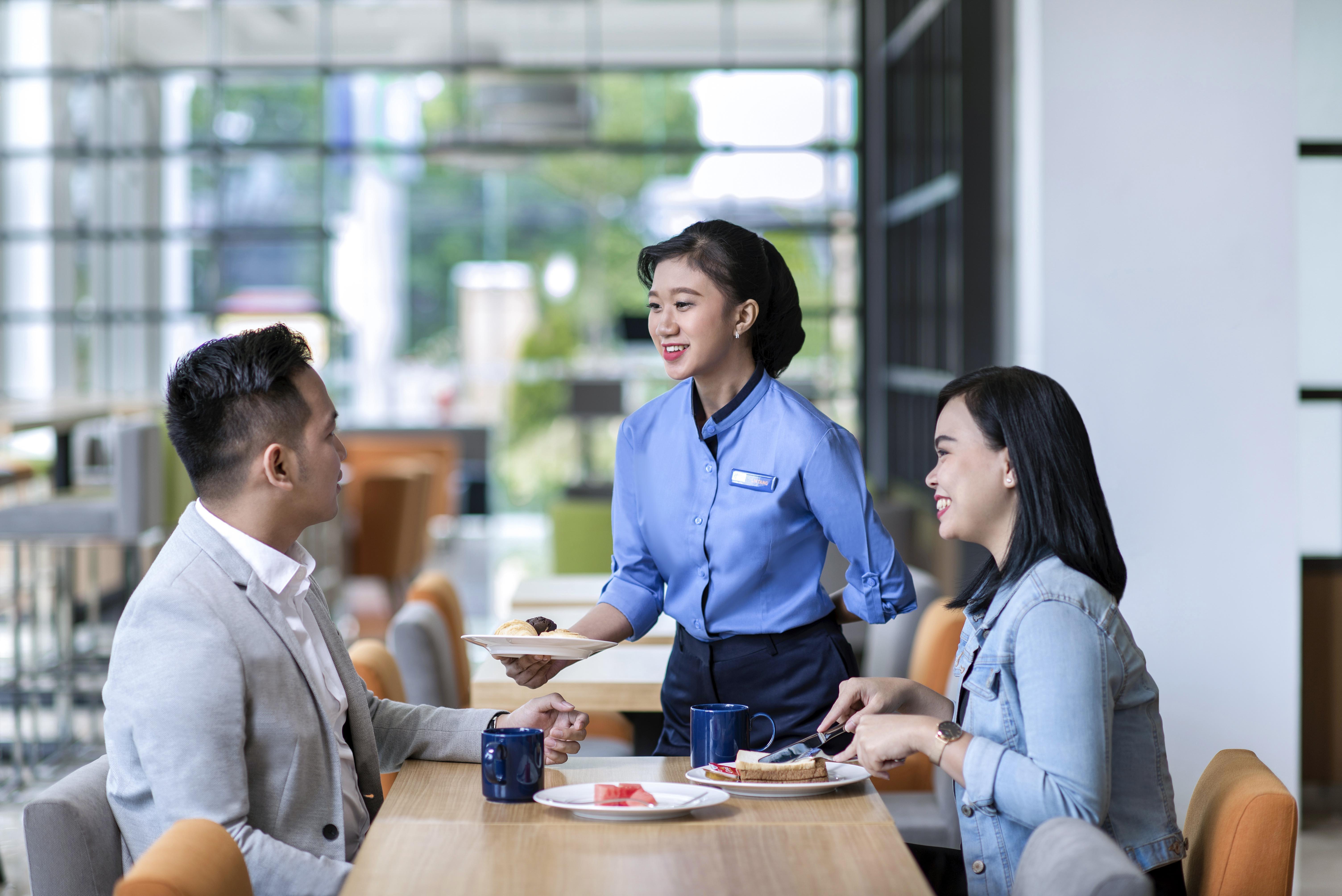 Holiday Inn Express Jakarta Matraman By Ihg מראה חיצוני תמונה