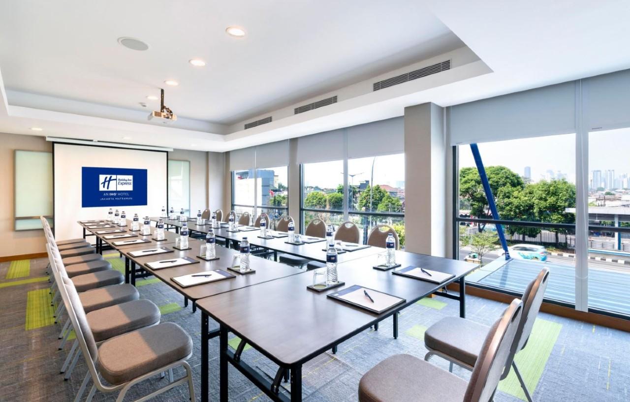 Holiday Inn Express Jakarta Matraman By Ihg מראה חיצוני תמונה
